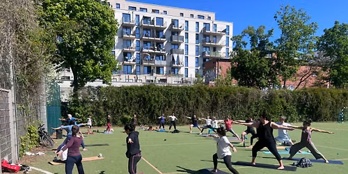 Free Outdoor Yoga