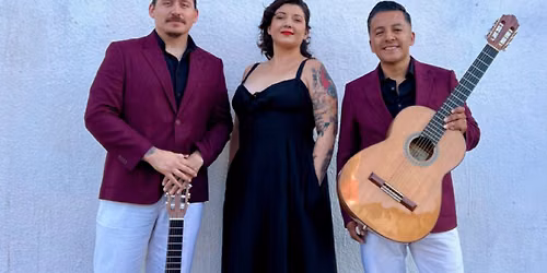 M\u00fasica en la Plaza: Los Rebeldes Romanticos