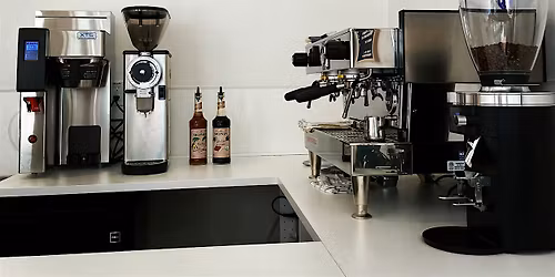 Coffee class for coffee professionals. Espresso and latte art fundamentals.